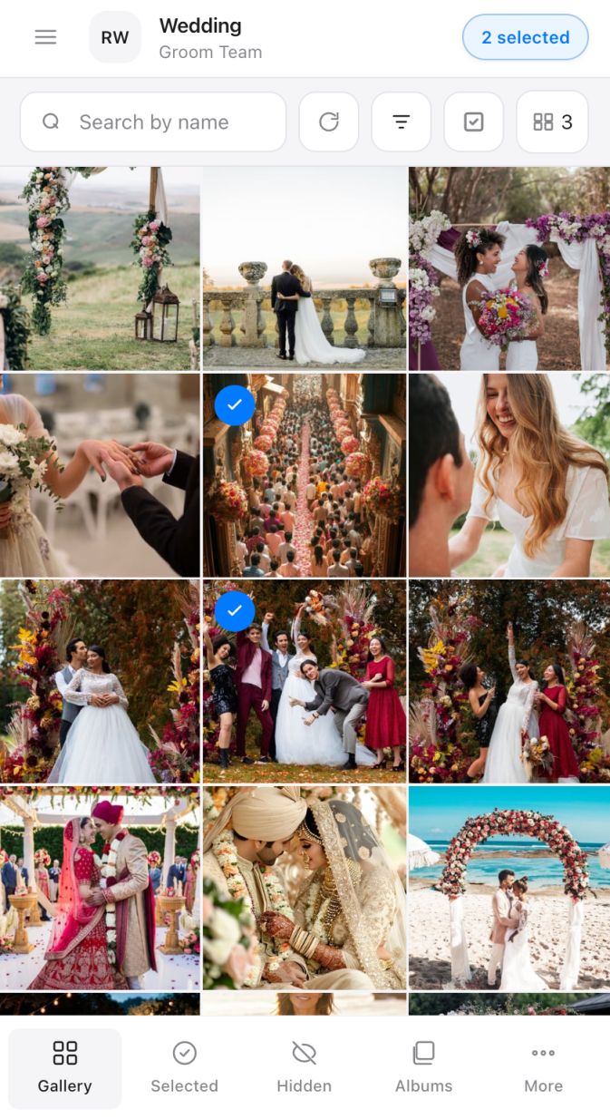 Photo selection view with chosen photos highlighted